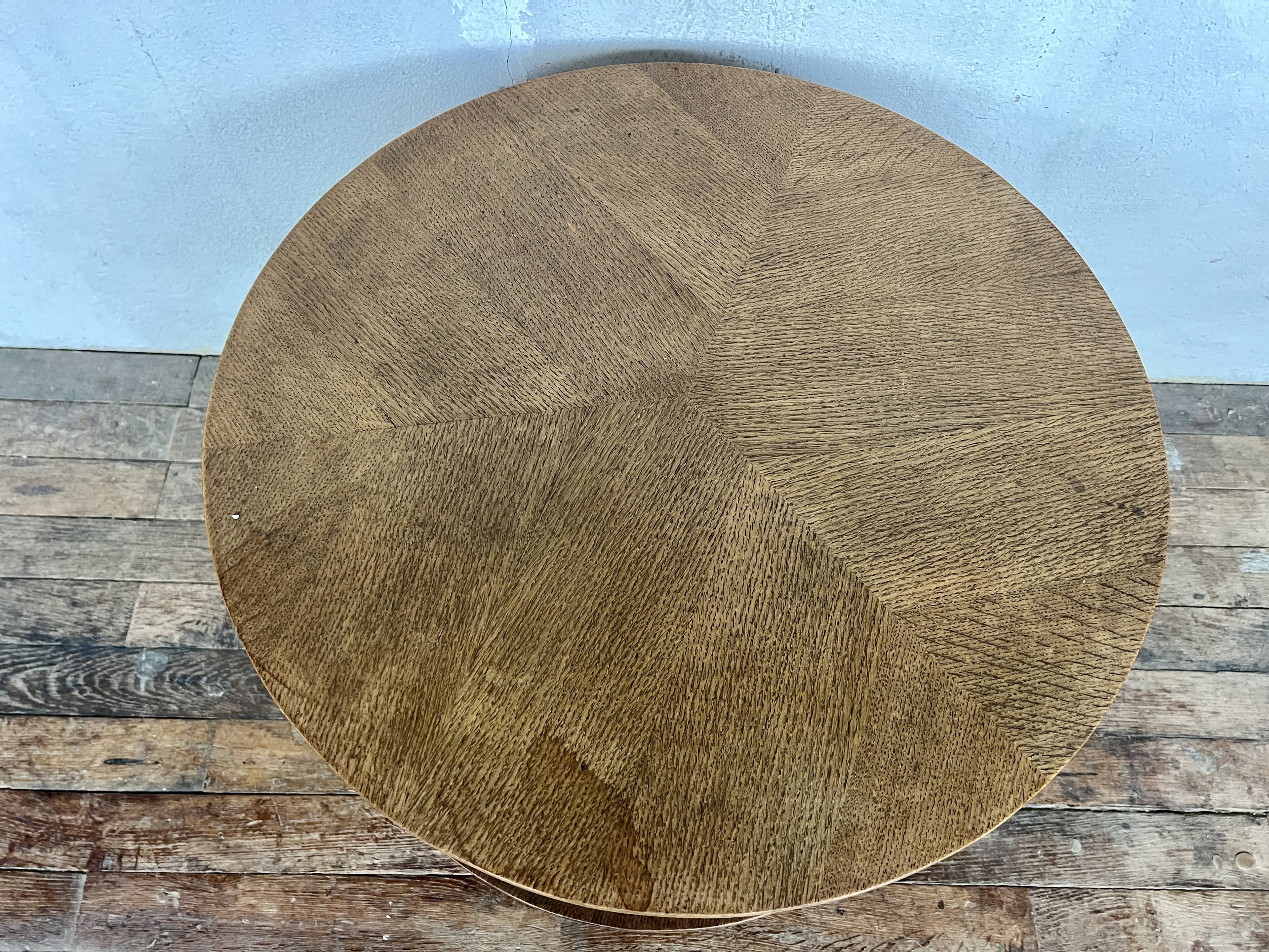 Table basse ronde vintage en chêne clair