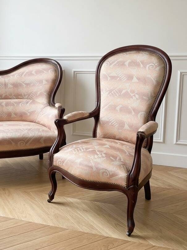 Living room set: Louis XV sofa and armchair in wood and pink fabric.