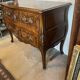 Commode de style louis XV , bois naturel