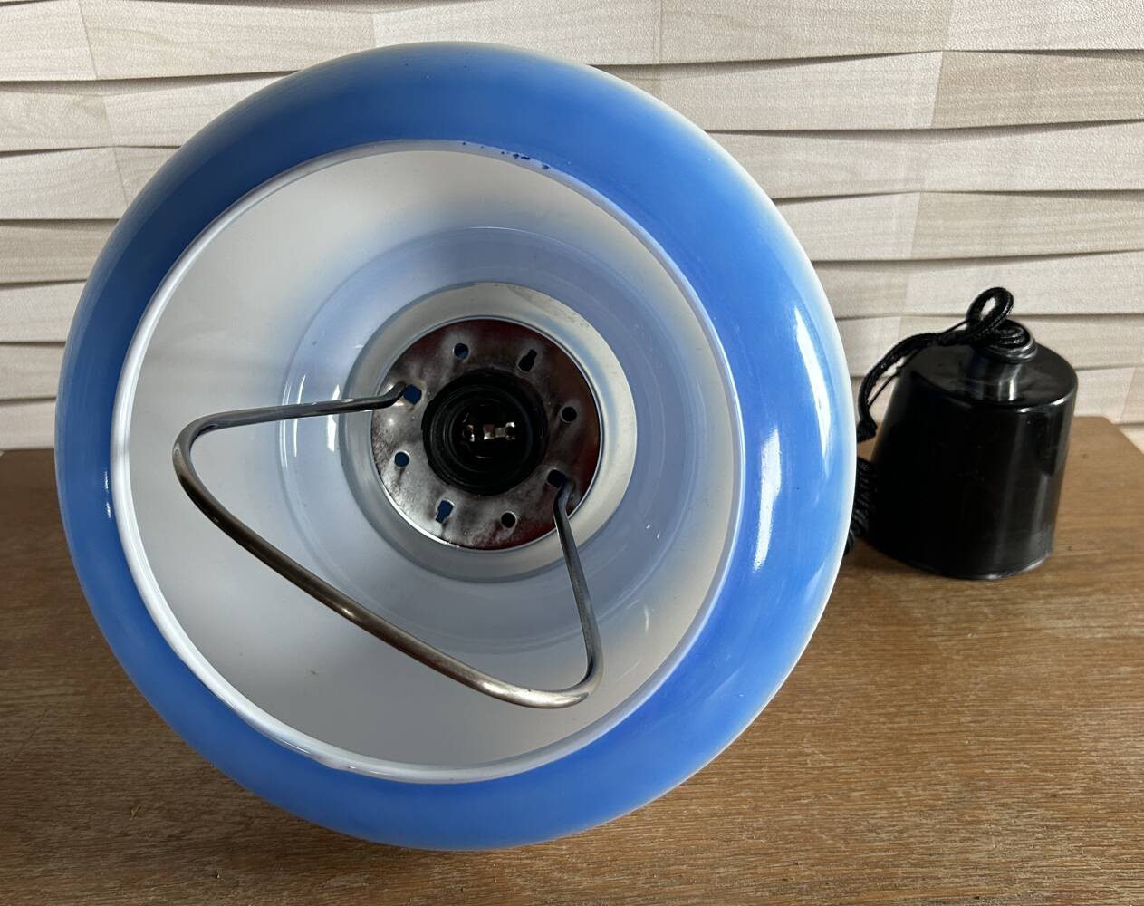 Opaline suspension goes up and down, vintage, 70s