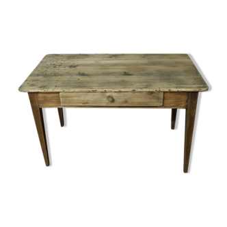 Farm table