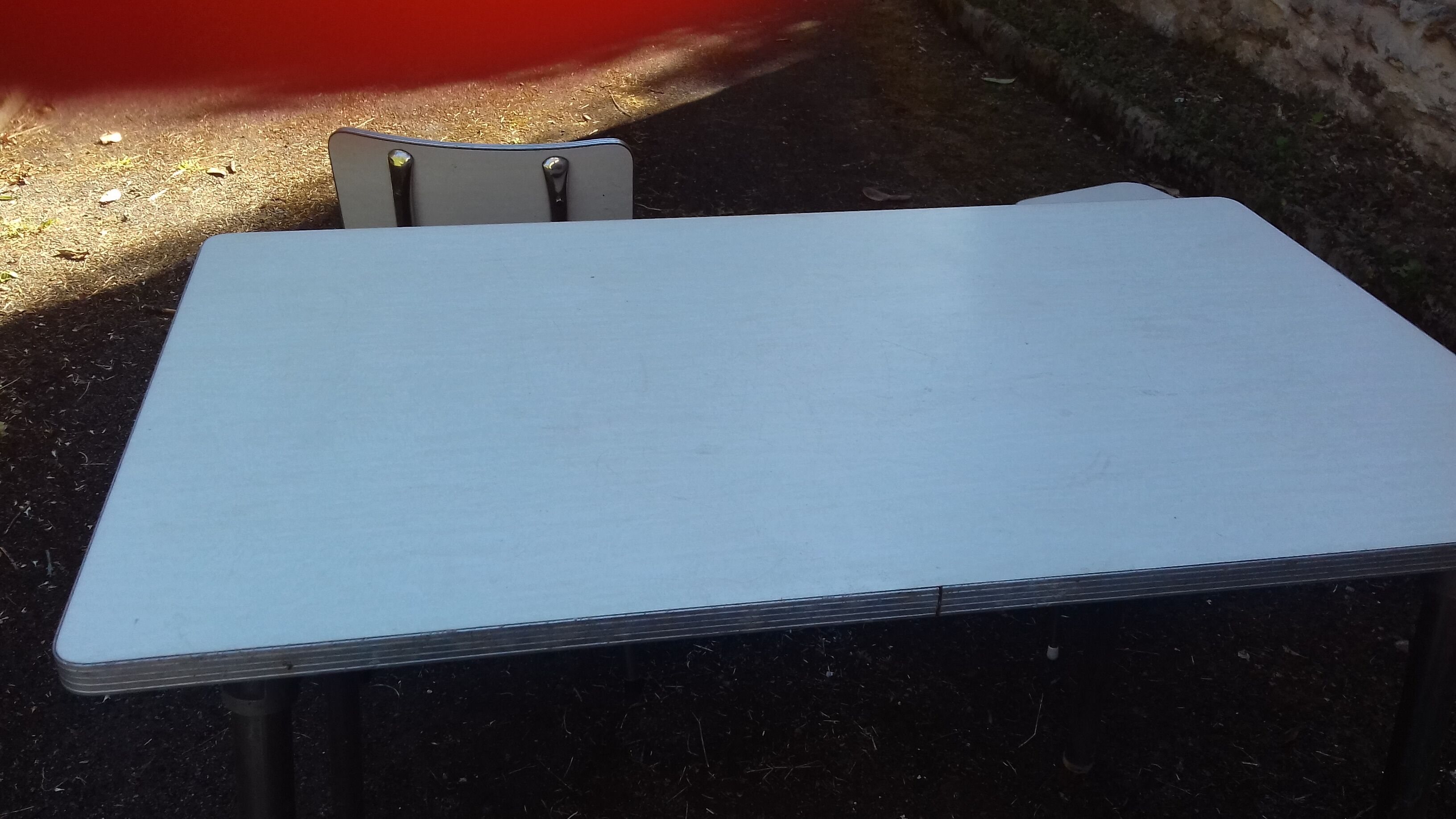 Table, chairs and stools formica