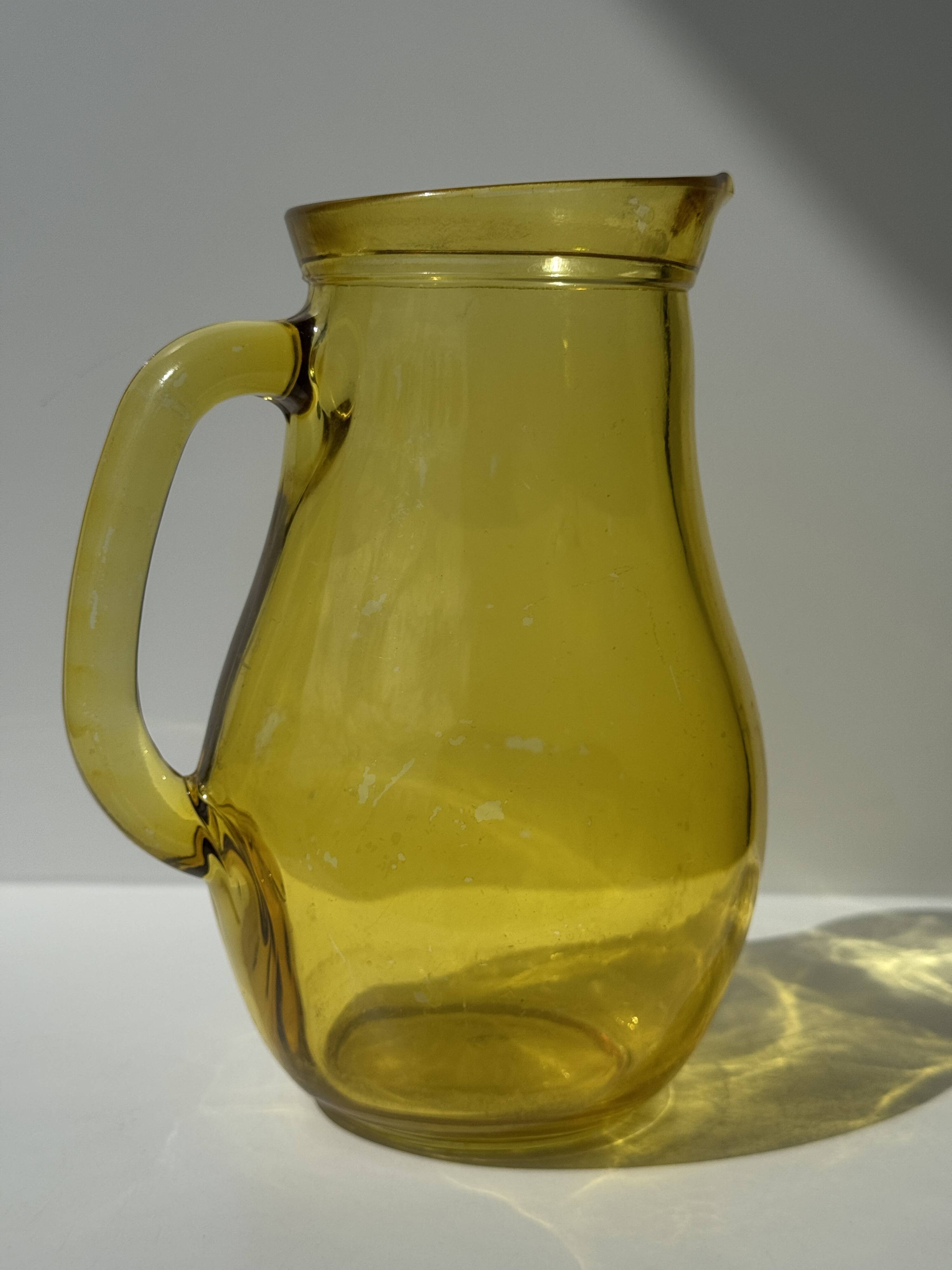 Vintage yellow glass pitcher H20.5