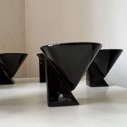 Tasses à café noires design Pierre Casenove Studio Salins style Memphi