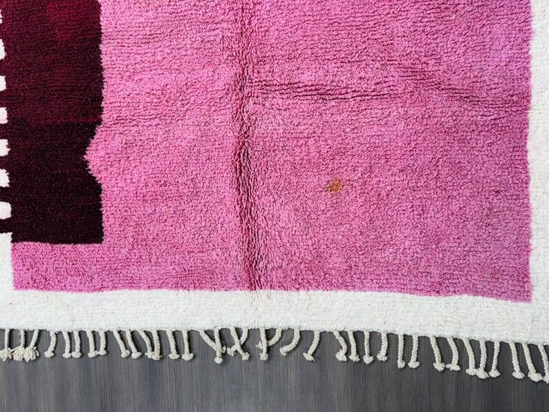 Beni Ouraine handwoven rug, traditional style, size 100 x 200 cm