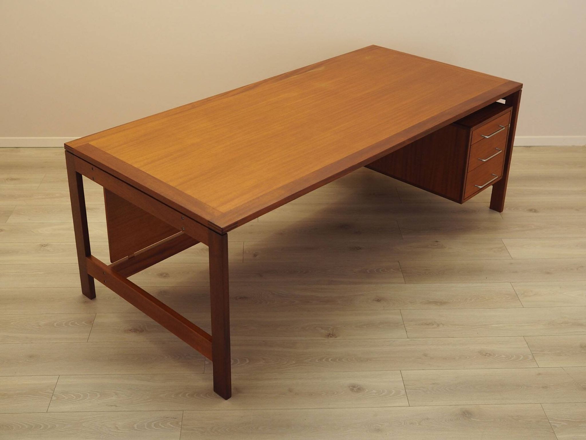 Teak desk by Jensen & Valeur for Munch, Denmark, 1960s.