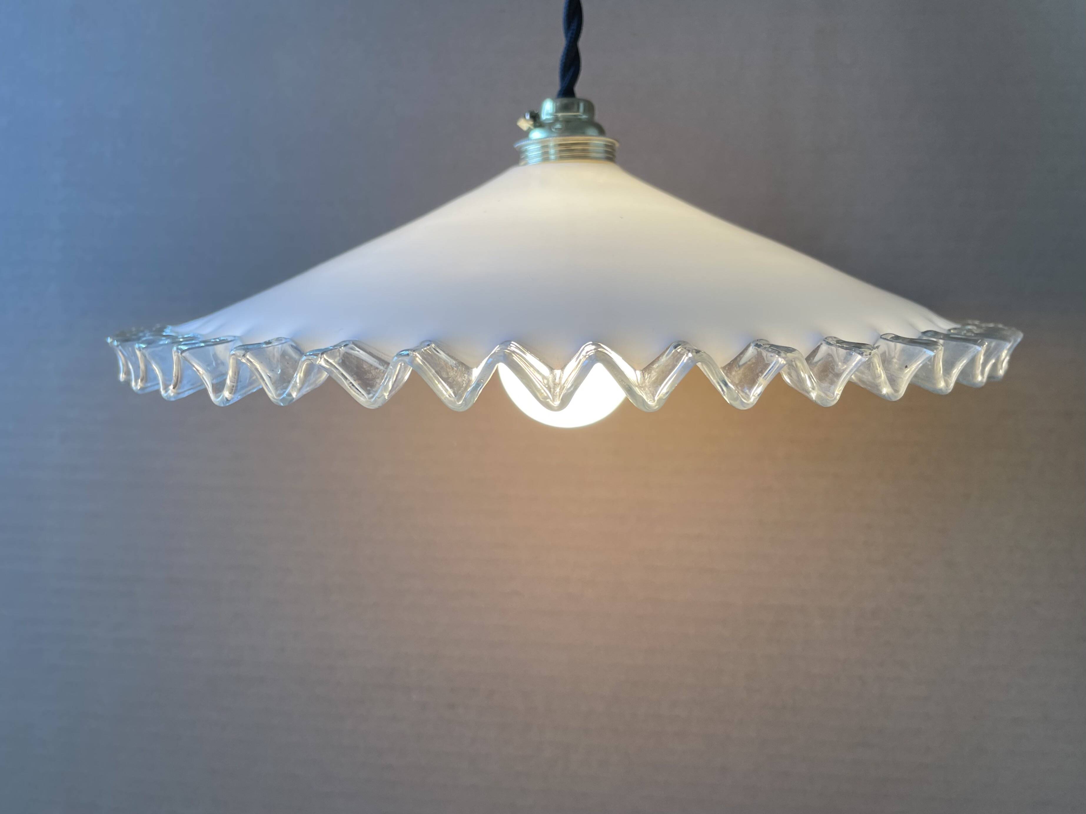 Suspension opaline ancienne