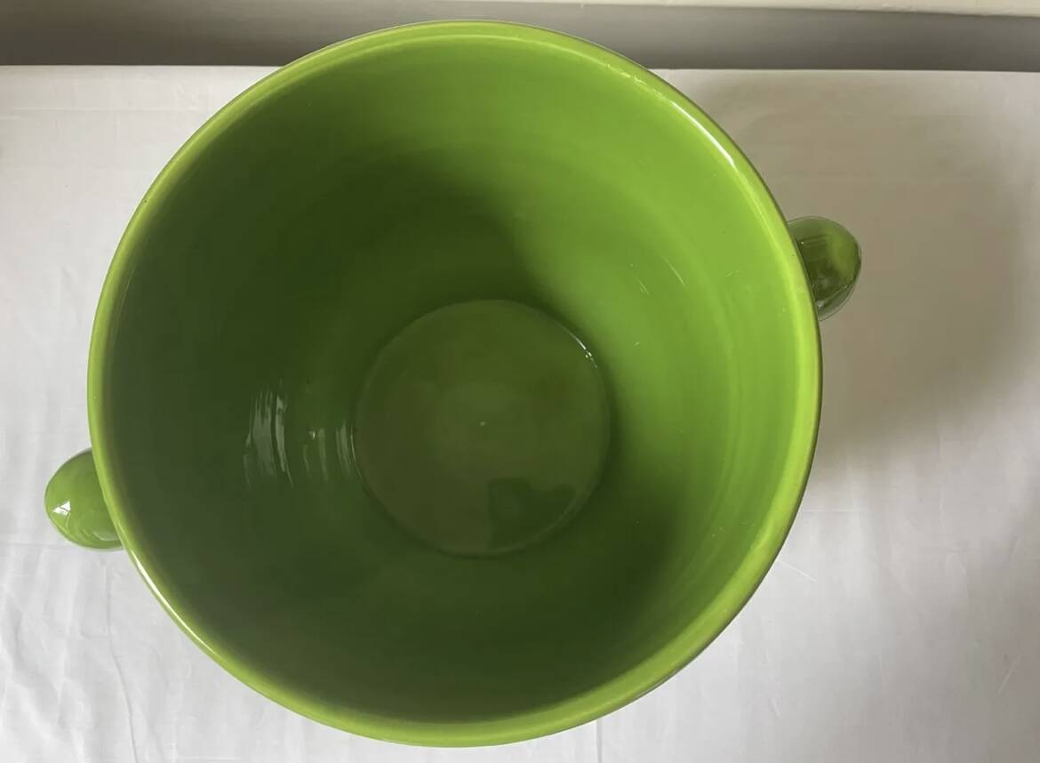 Glazed green cache-pot