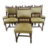 Suite de huit chaises Flamande en noyer massif XX siècle