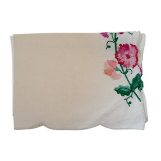 Hand embroidered napperon