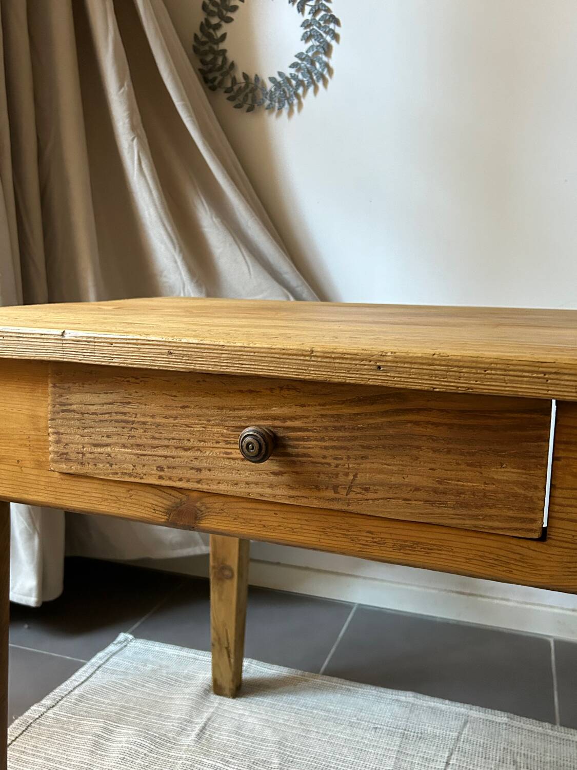 Farm table