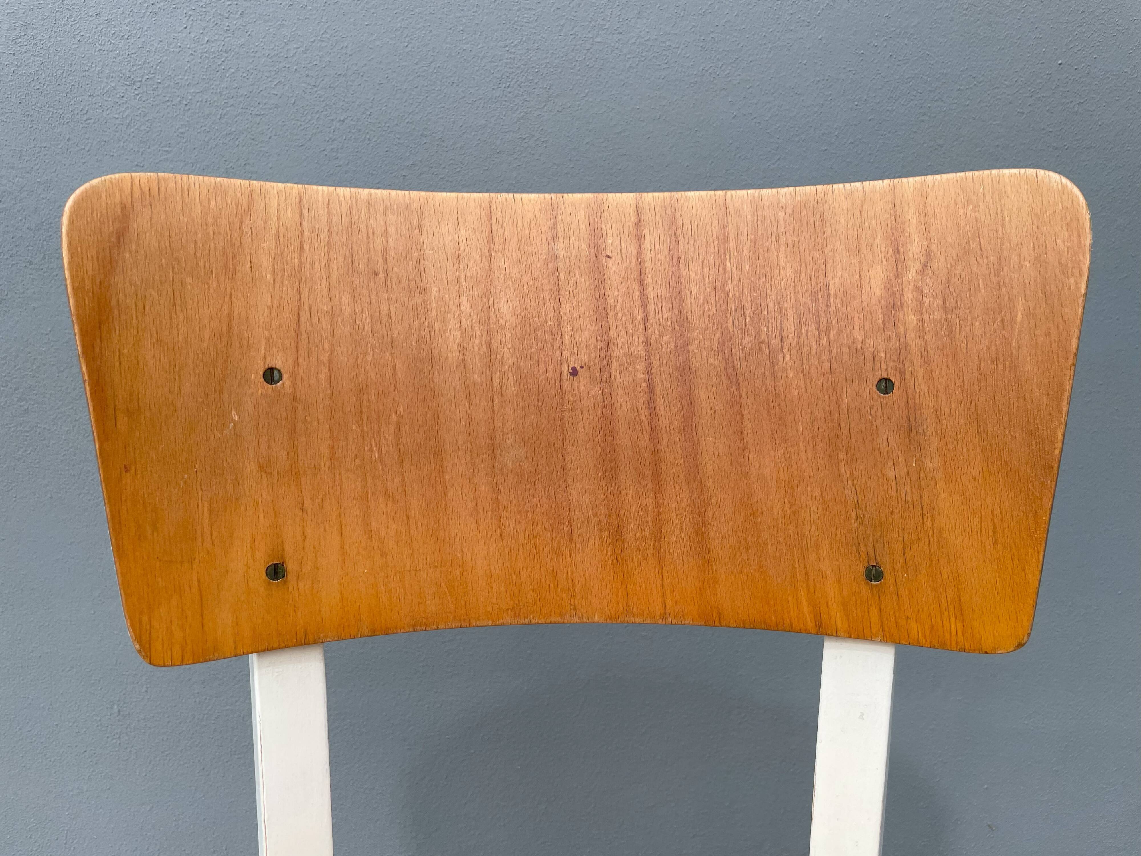 3 chaises en bois, Tchécoslovaquie années 1950