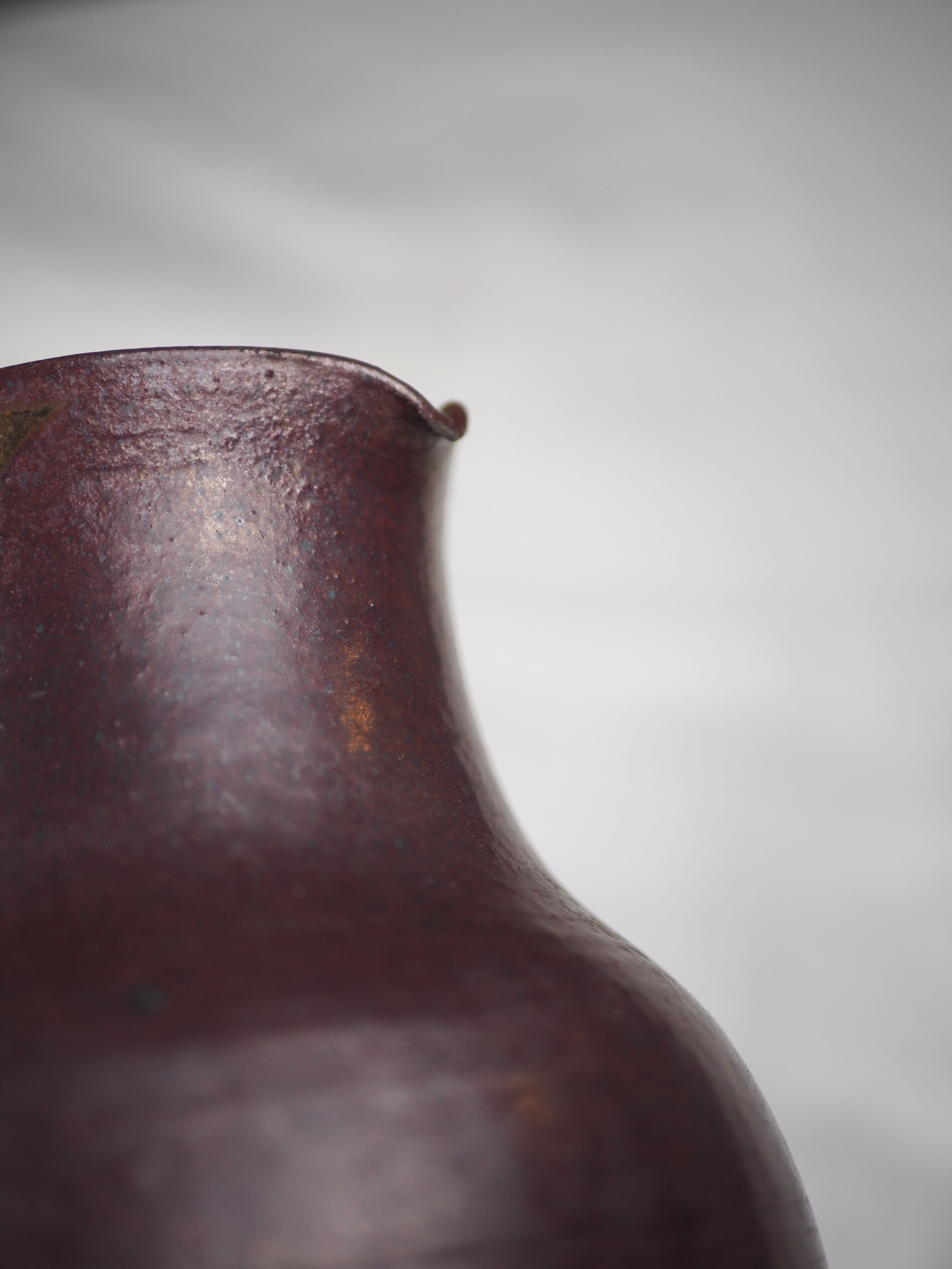 Sandstone pitcher with brown glaze - red by Geneviève BAPTENDIER Laurence MOLINARD