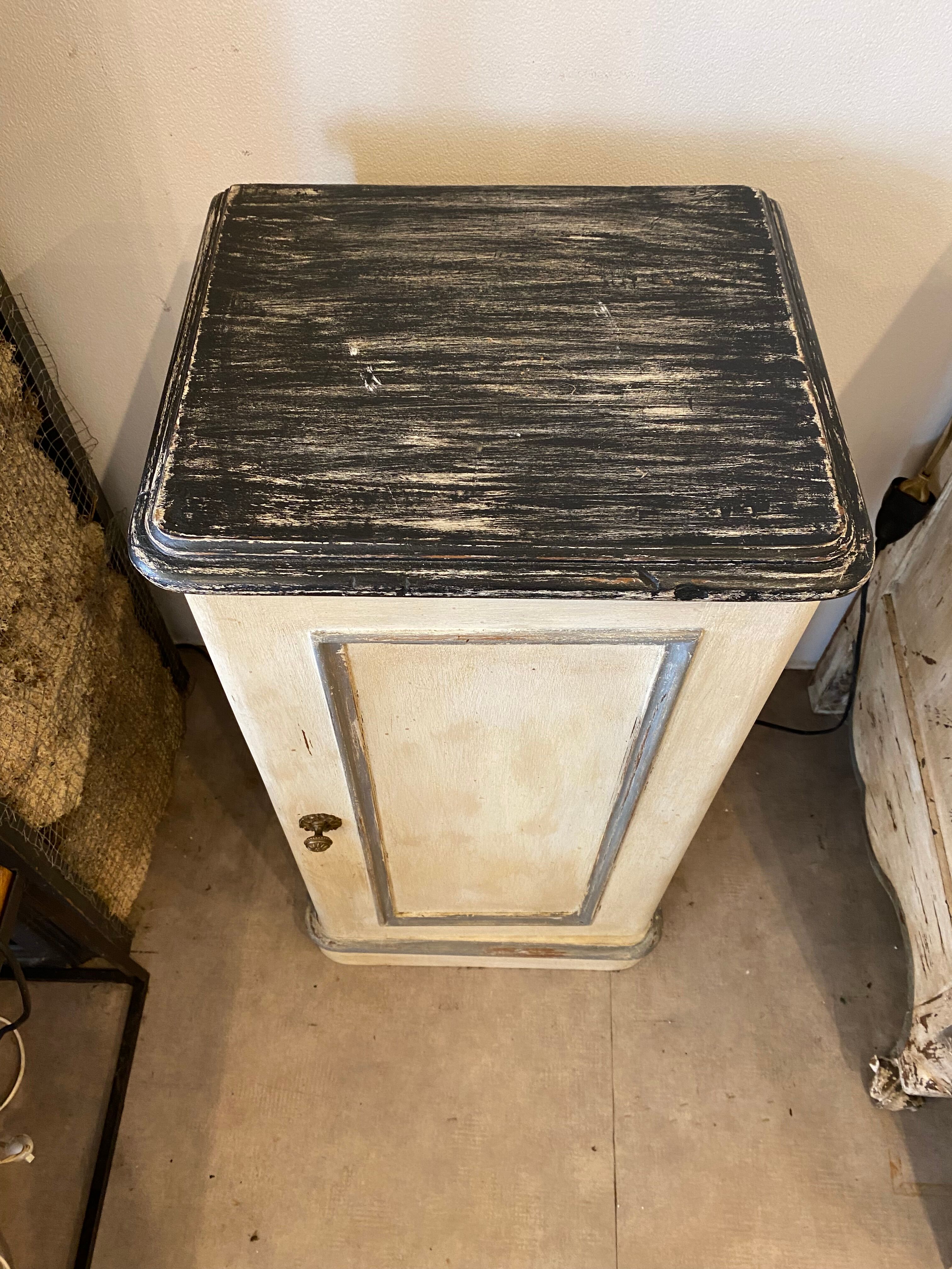 Small buffet early 20th century in beige and gray patinated wood with shelf