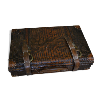 Valise imitation crocodile