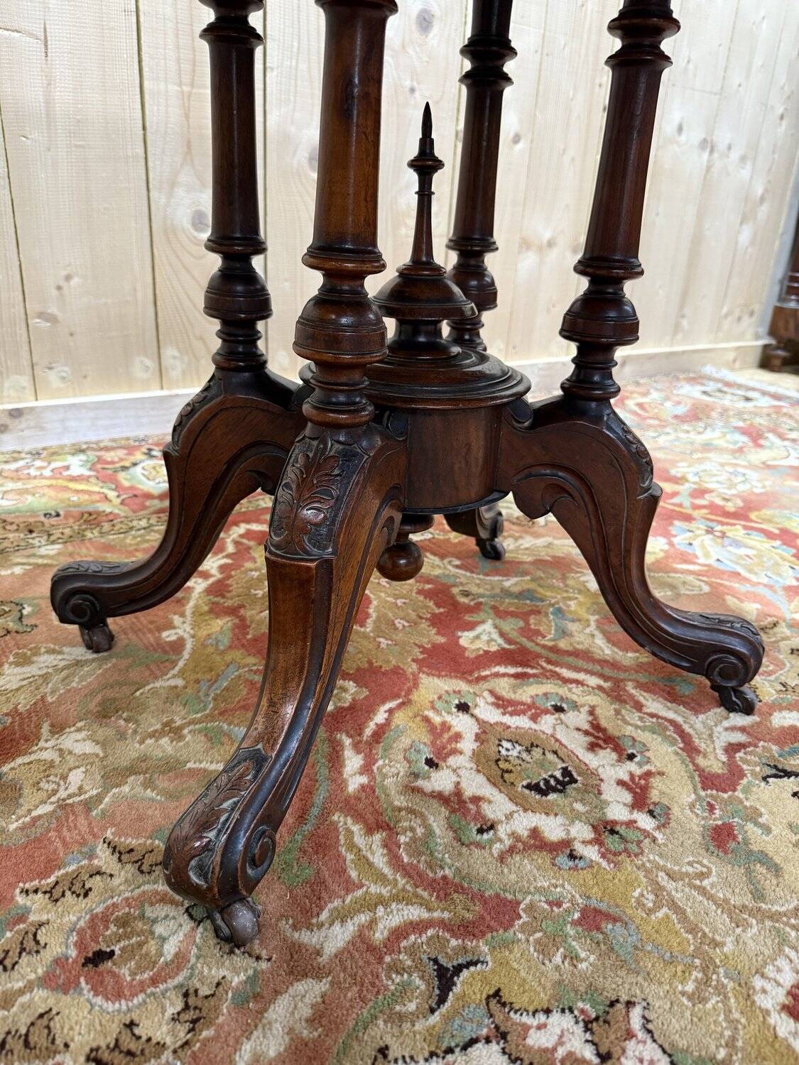 English game table - Victorian in marquetry