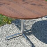 Formica round table
