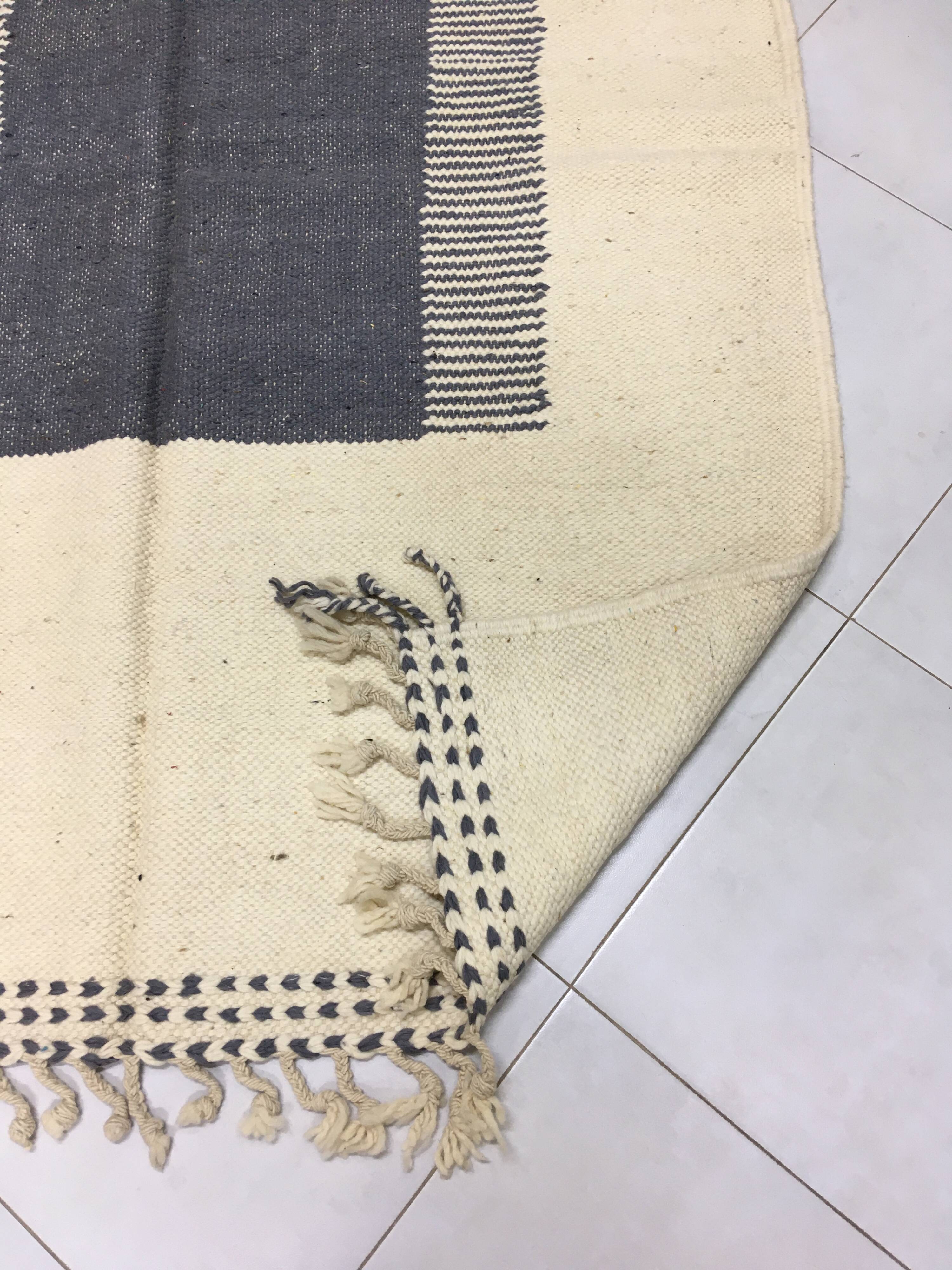 Berber Boujaad Kilim Rug 2m42 x 1m42