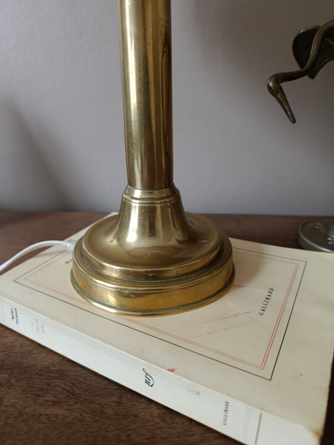 chic retro lamp in gold brass, pagoda lampshade imitation leather