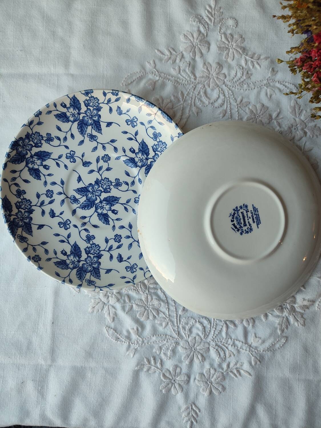Set of 2 Royal Tudor dessert plates Bouquet model