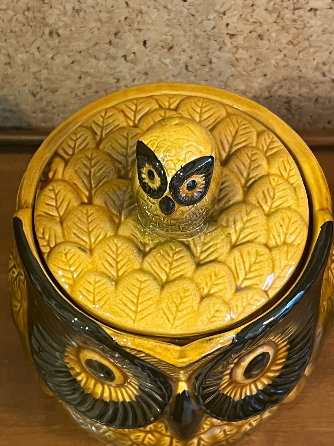 Owl 1970 / slipware box