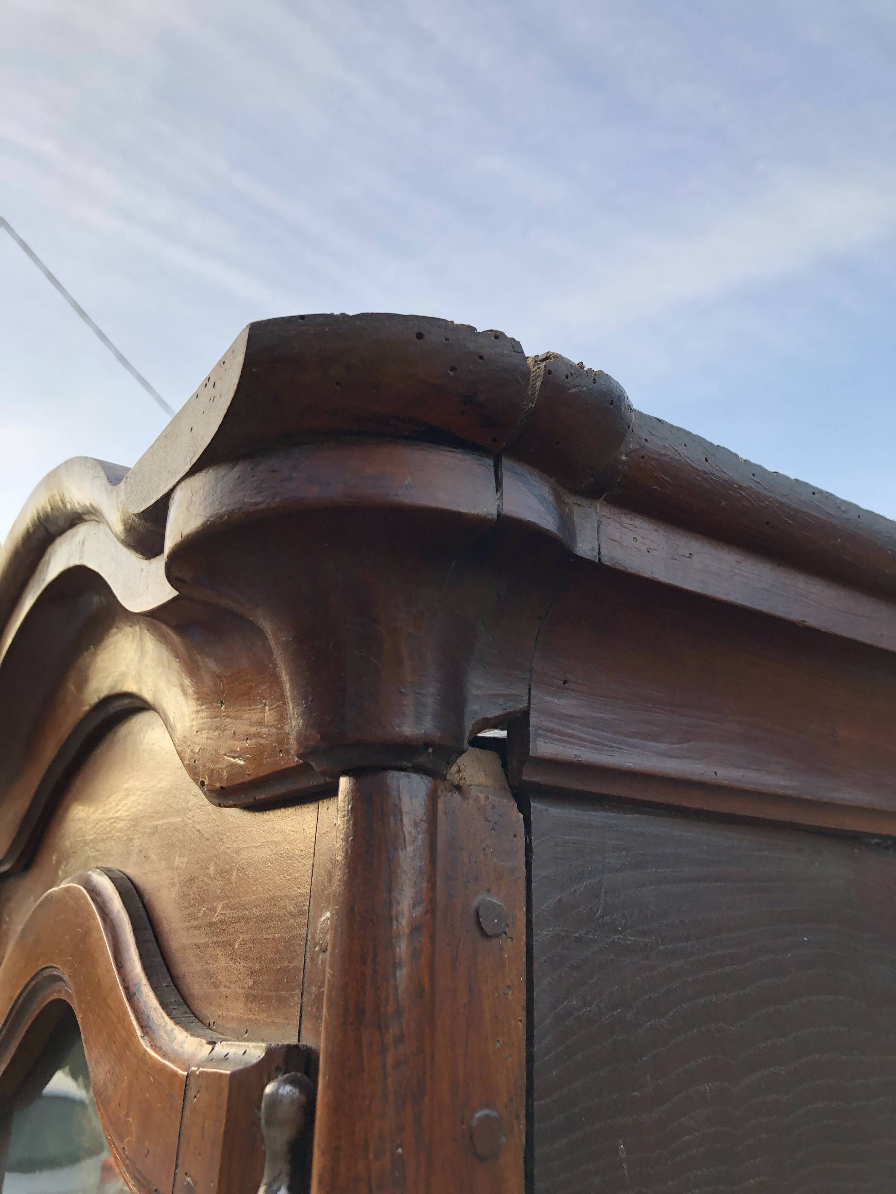 Comtoise clock in cherry style Louis XV period 19th region Fougères.