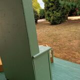 Stern cupboard buffet