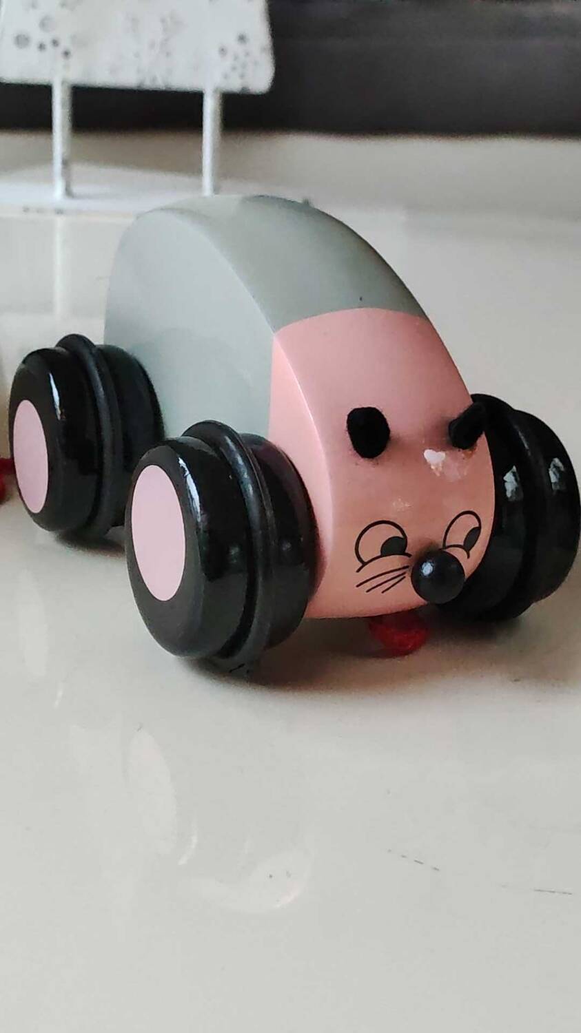 Wooden mouse-shaped toy to pull. The play tree. For 2 years. Made in France