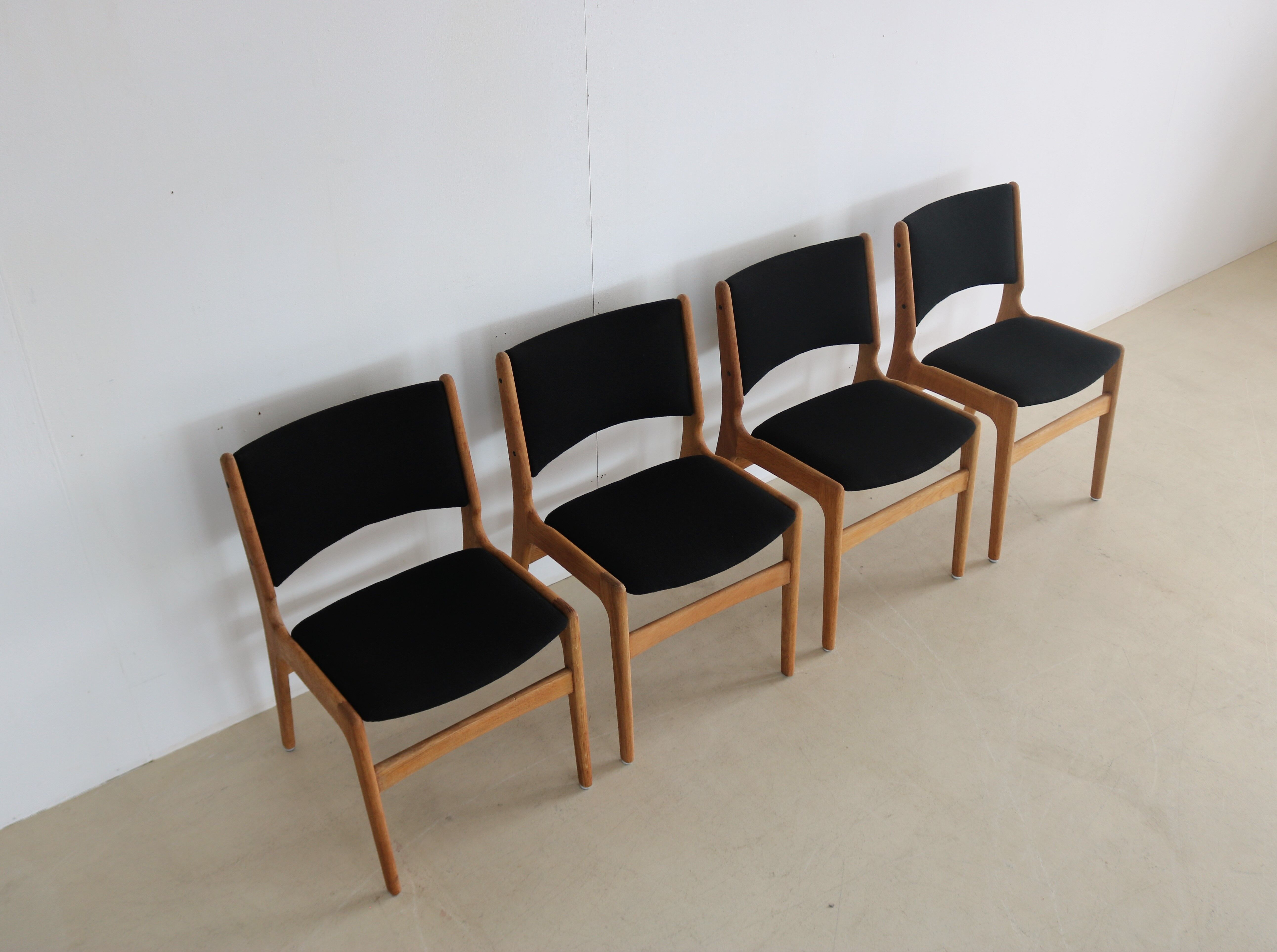 Set of 4 dining room chairs, 60s in oak