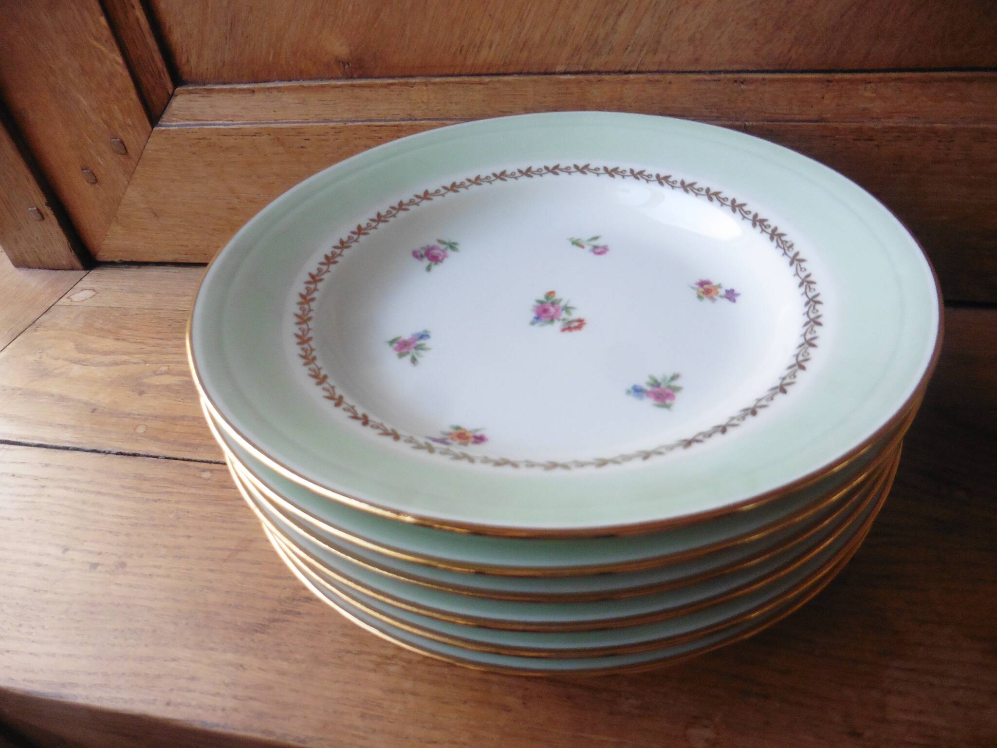 6 flat plates in PL Limoges porcelain 24 cm flower decoration with gold edging