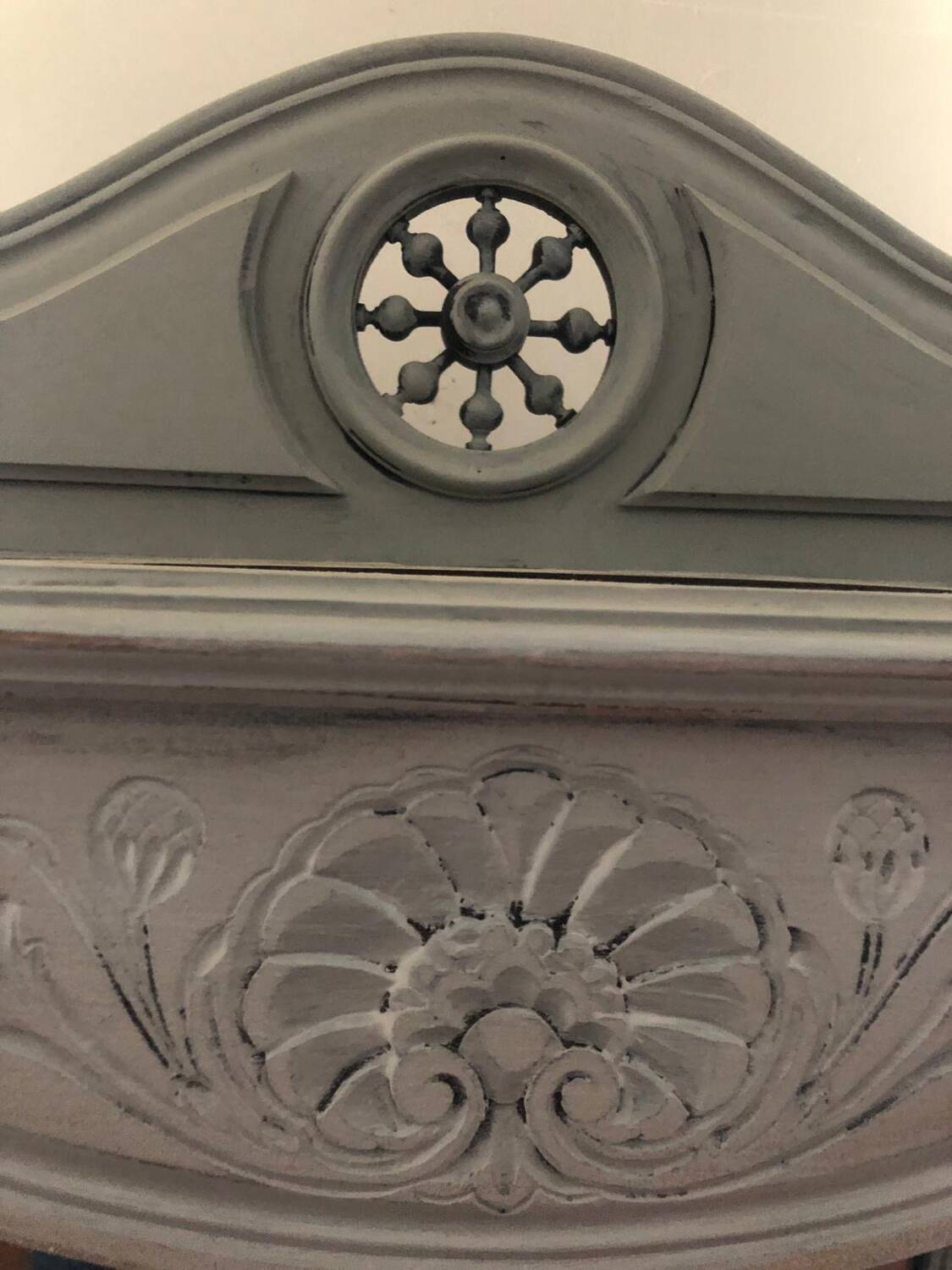 Magnificent mirrored bench-chest cloakroom