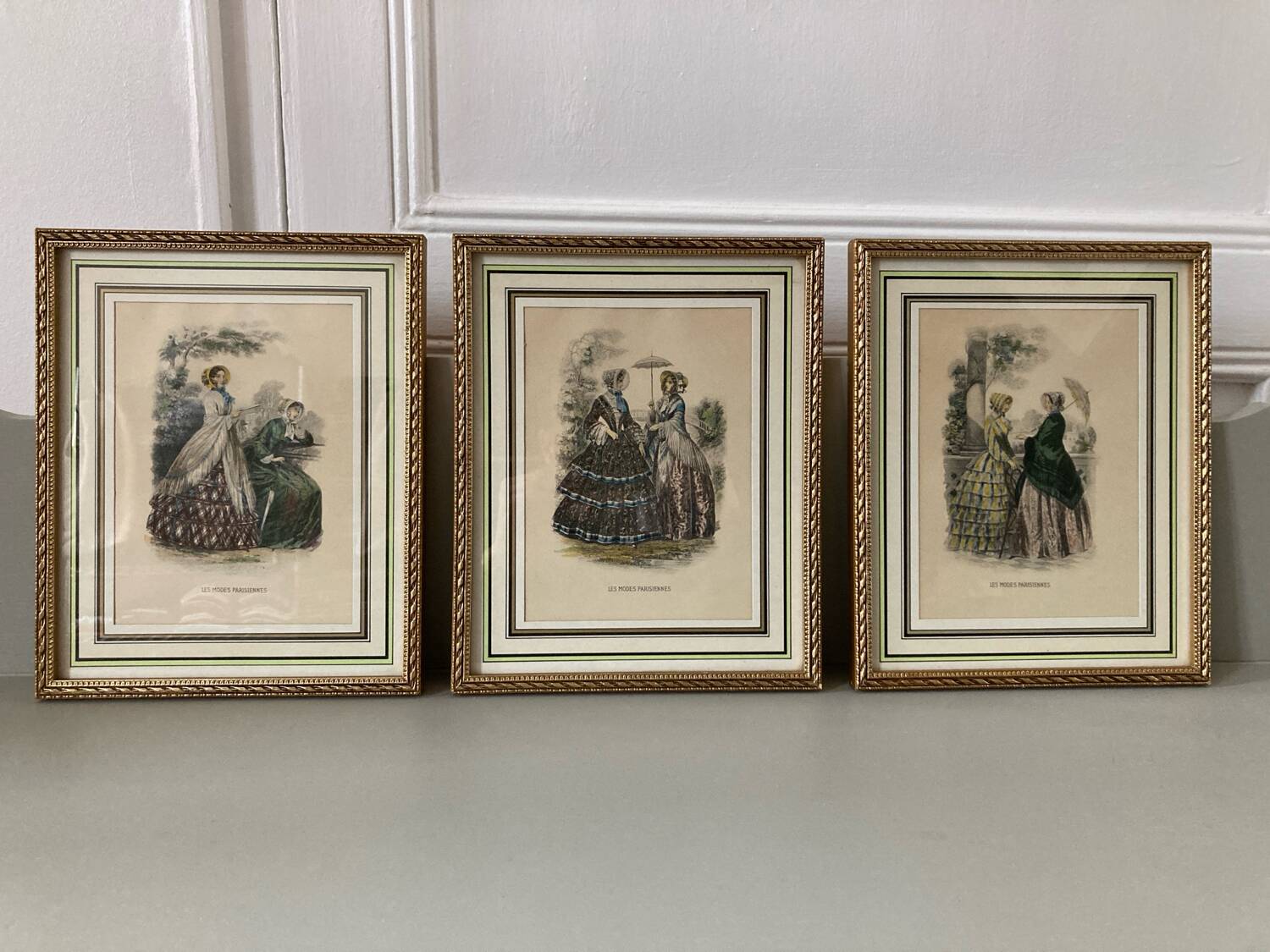 3 fashion engraving paintings