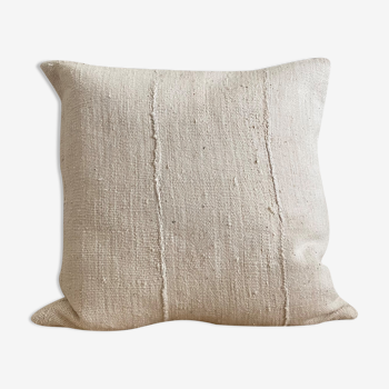 Cushion in artisanal cotton strips