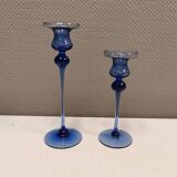 Holmegaard, suite de deux bougeoirs, modèle Cassiopeia en verre bleu saphir.