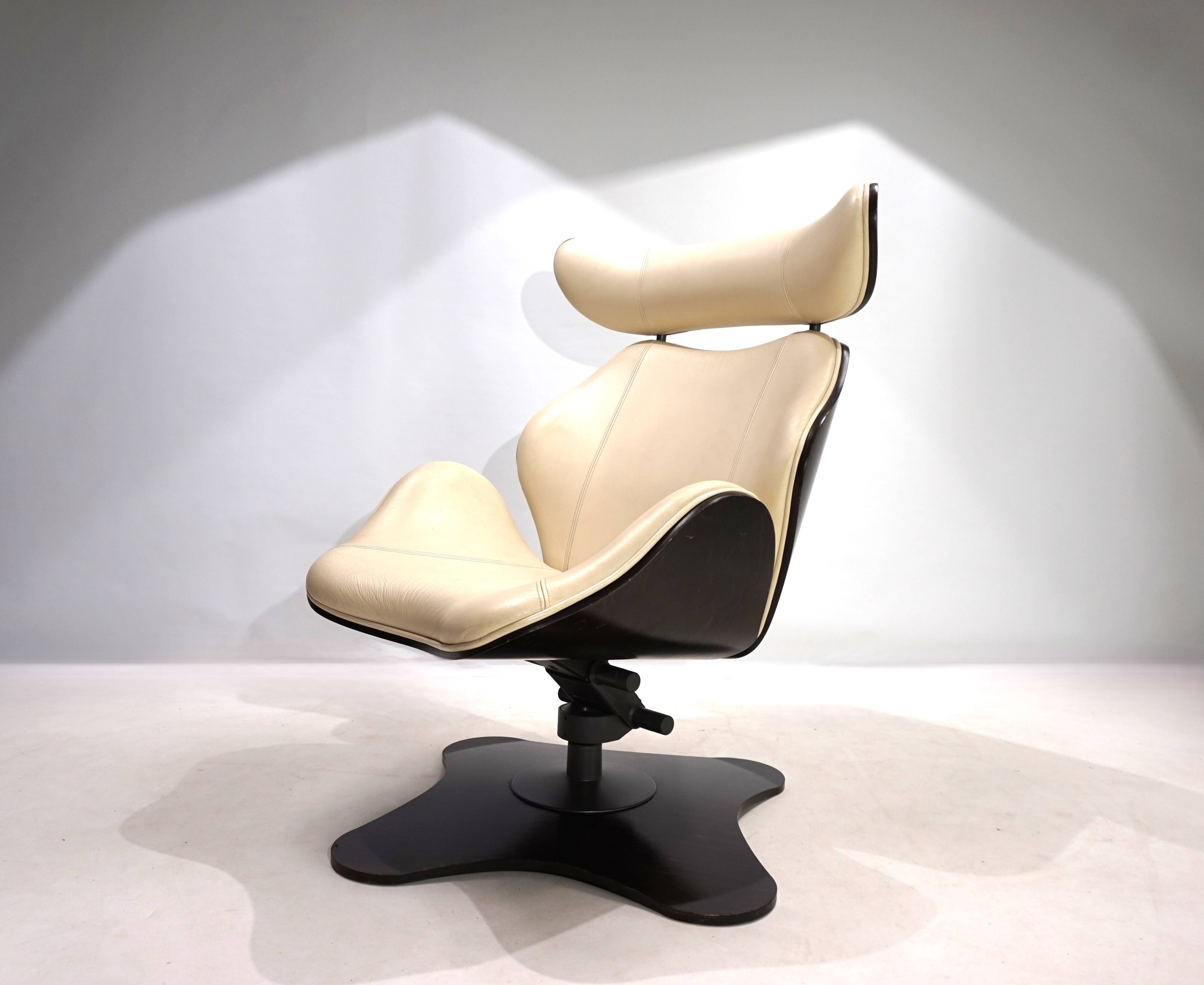 Stokke Varier Tok leather armchair with ottoman by Toshiyuki Kita, 1990