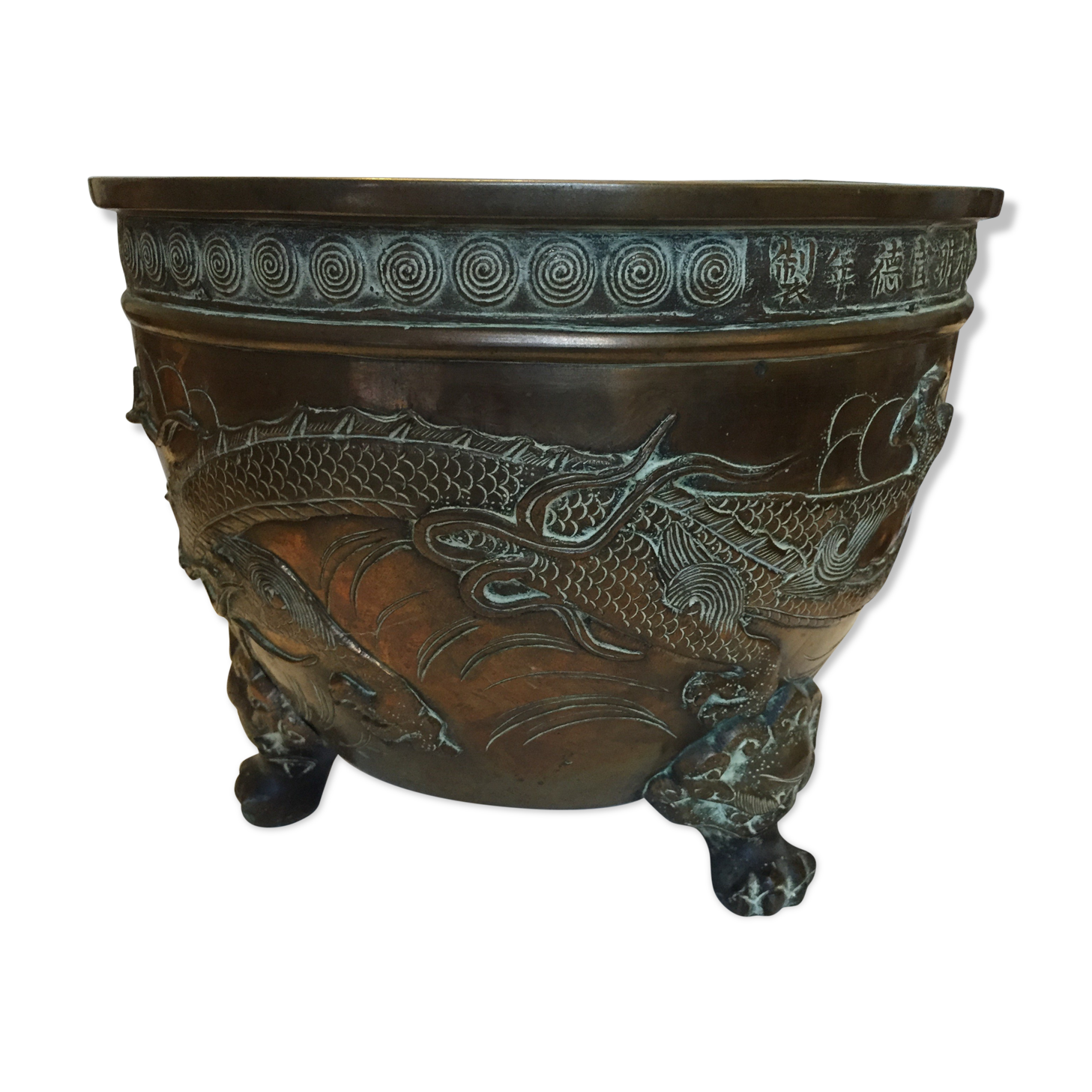 Cache pot en bronze