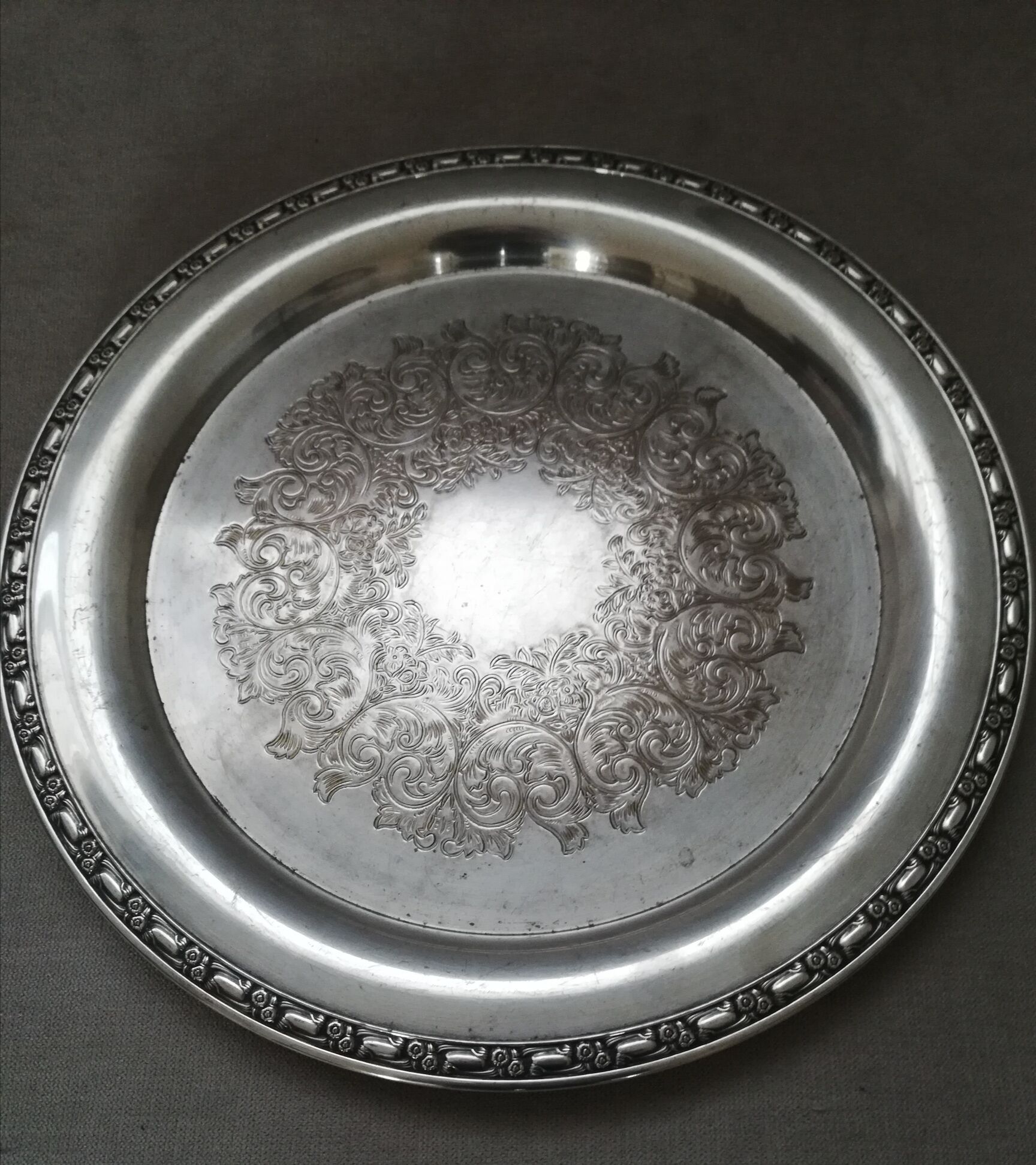 Oneida silverware goldsmith tray. S
