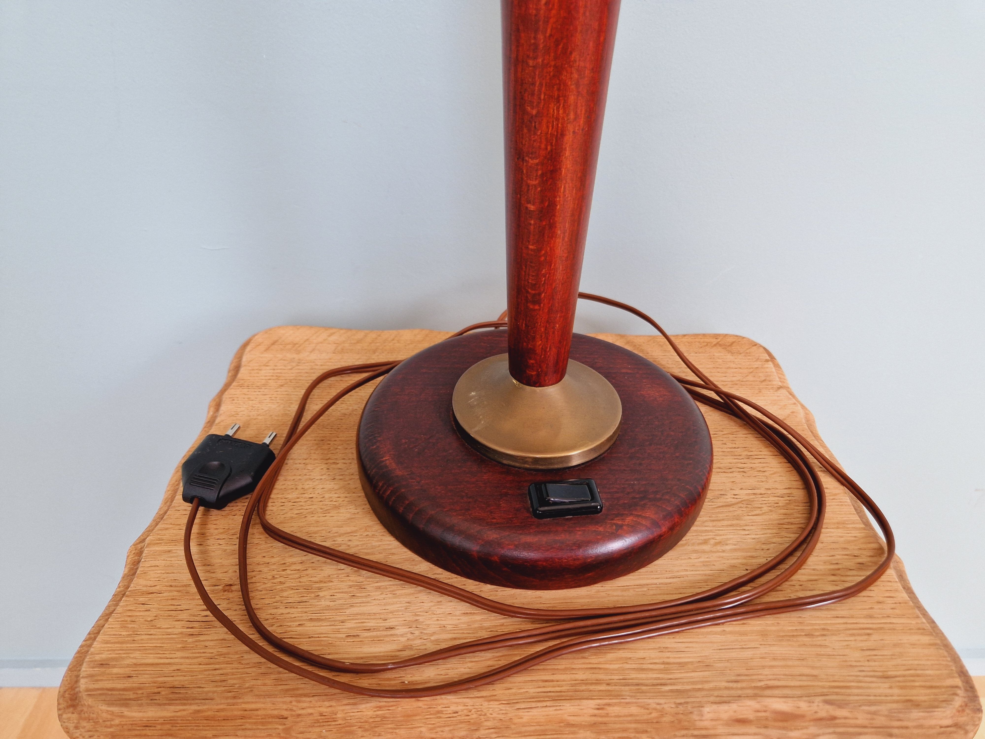 Large Art Deco lamp, in mahogany and opaline wood, 1920s-30s