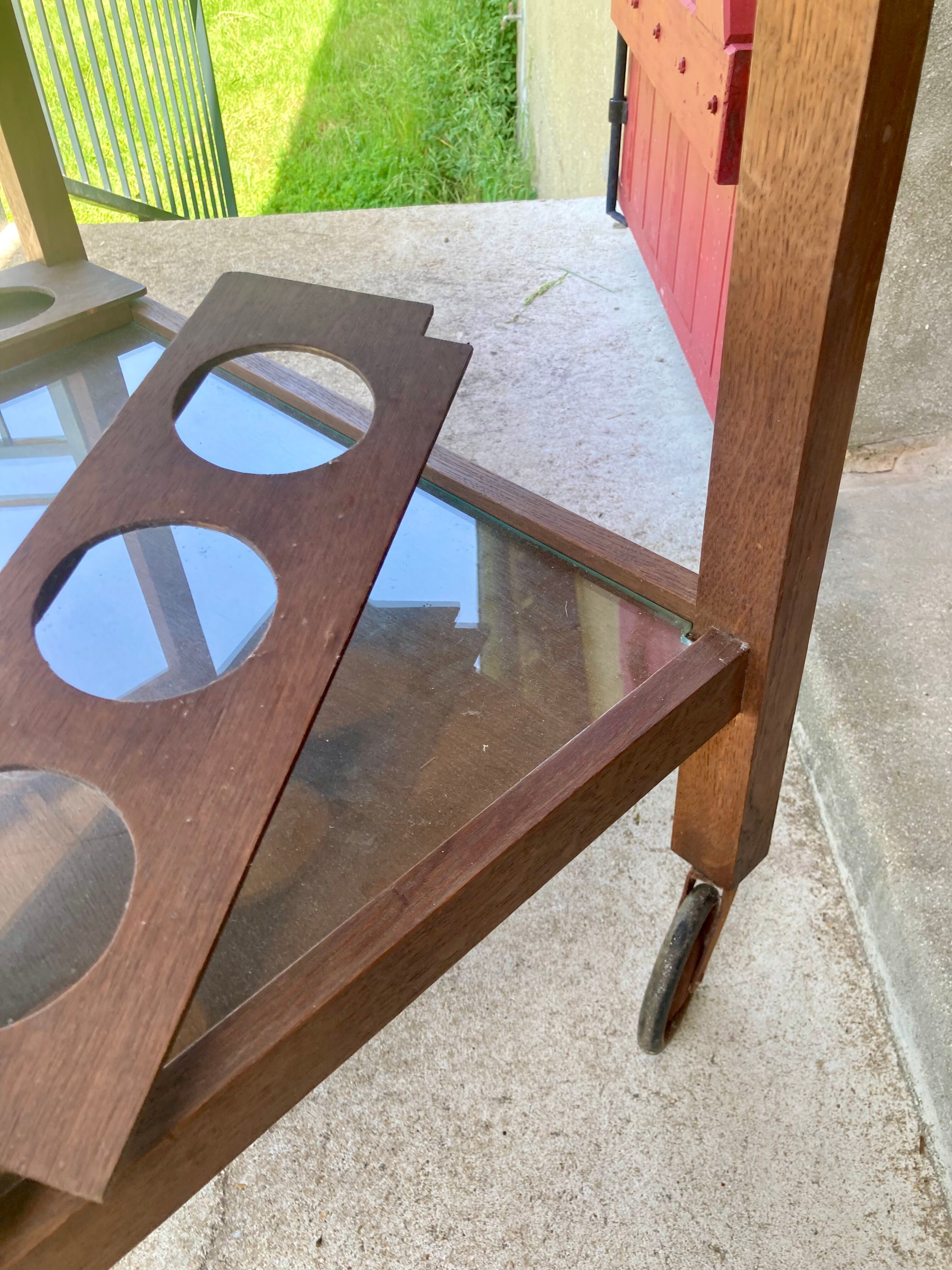 Modular wooden rolling dessert trolley