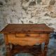 Table d'appoint française ancienne en noyer et cerisier – Louis Philippe, XIXe siècle