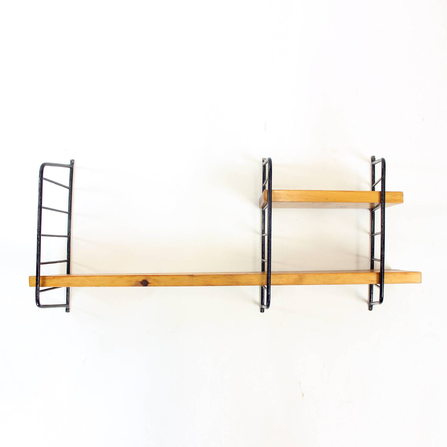 Étagère murale du milieu du siècle, Tchécoslovaquie, années 1960