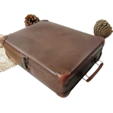 Atypical cardboard suitcase