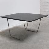 Rare 'Bachelor' coffee table by Verner Panton for Fritz Hansen, 1950s