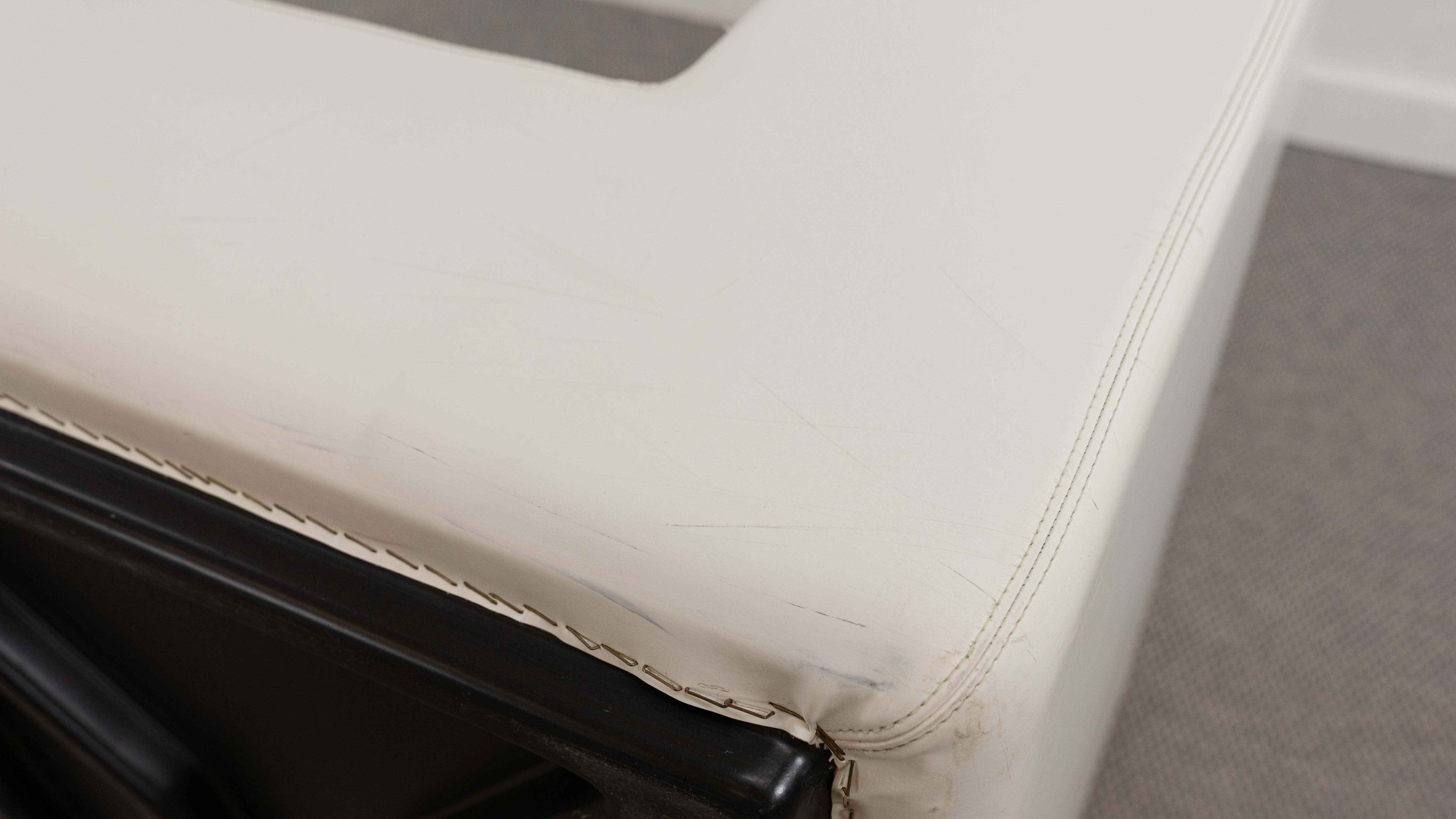 Throw Away Sofa by Willie Landels for Zanotta 1965 in white vinyl