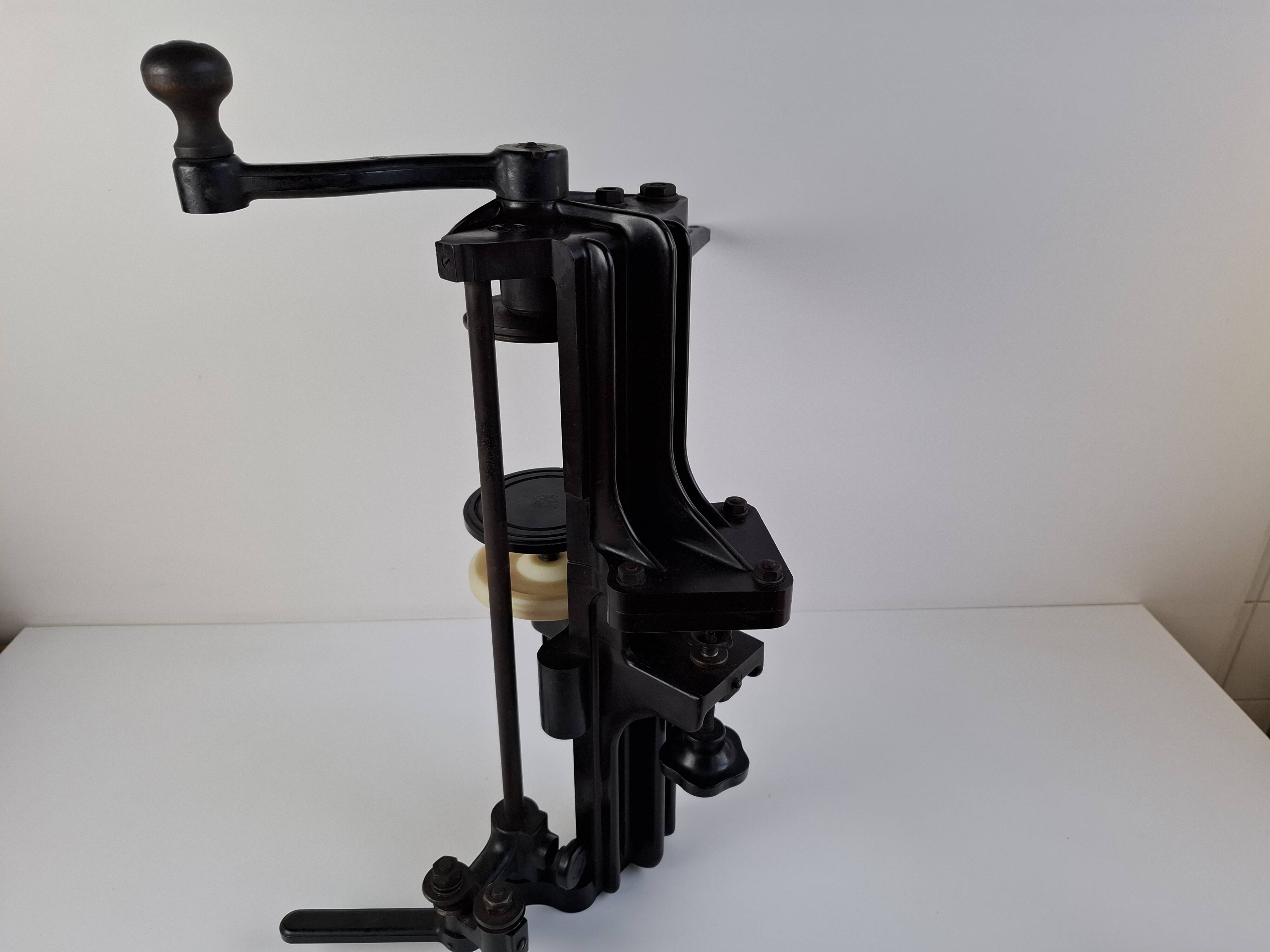 Art Deco Czechoslovak Industrial Tabletop Can Closer, 1930s