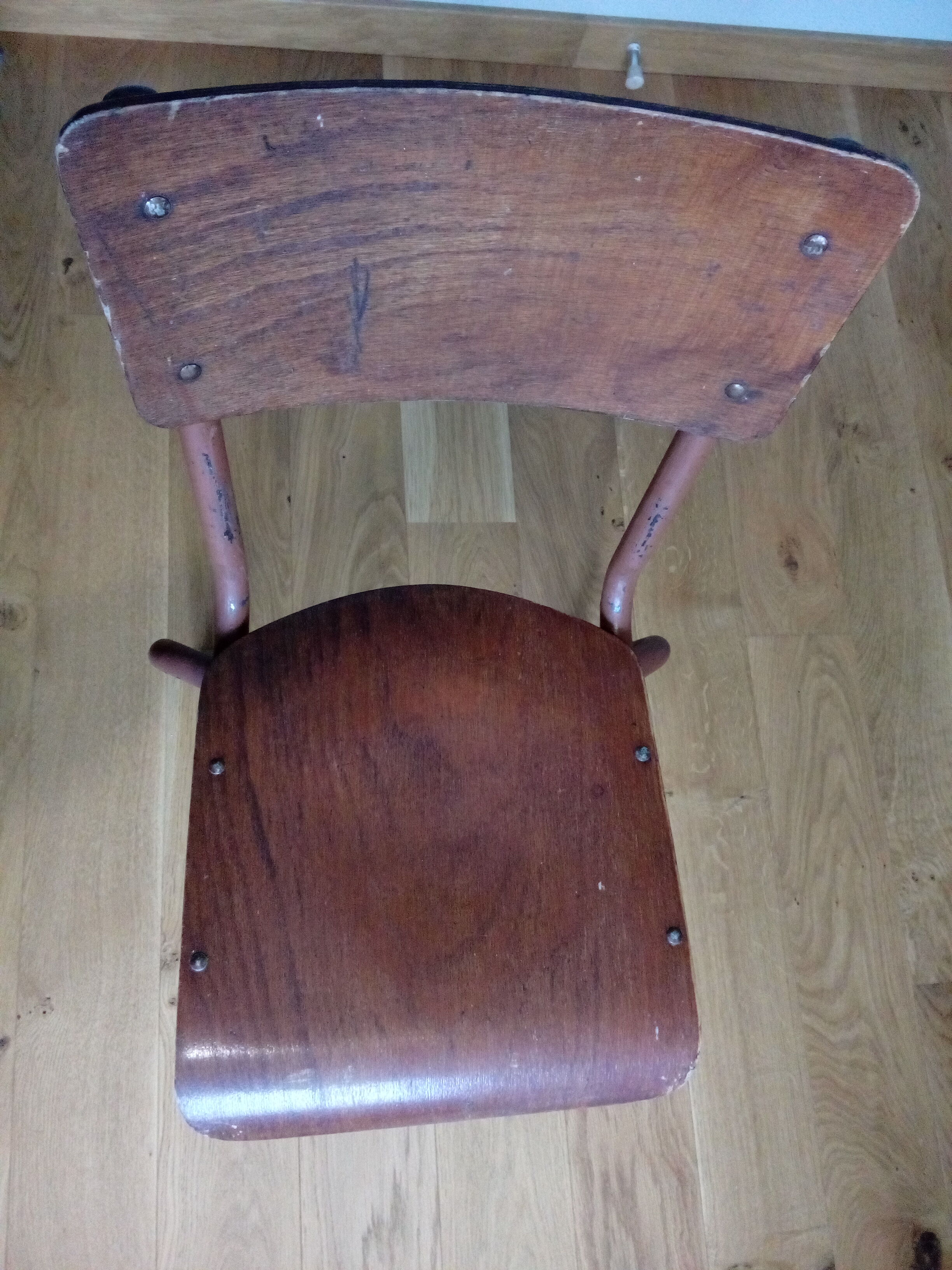 adult school chair