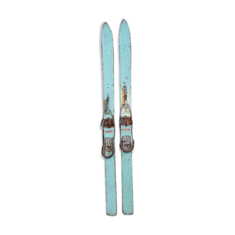 Skis vintage en bois