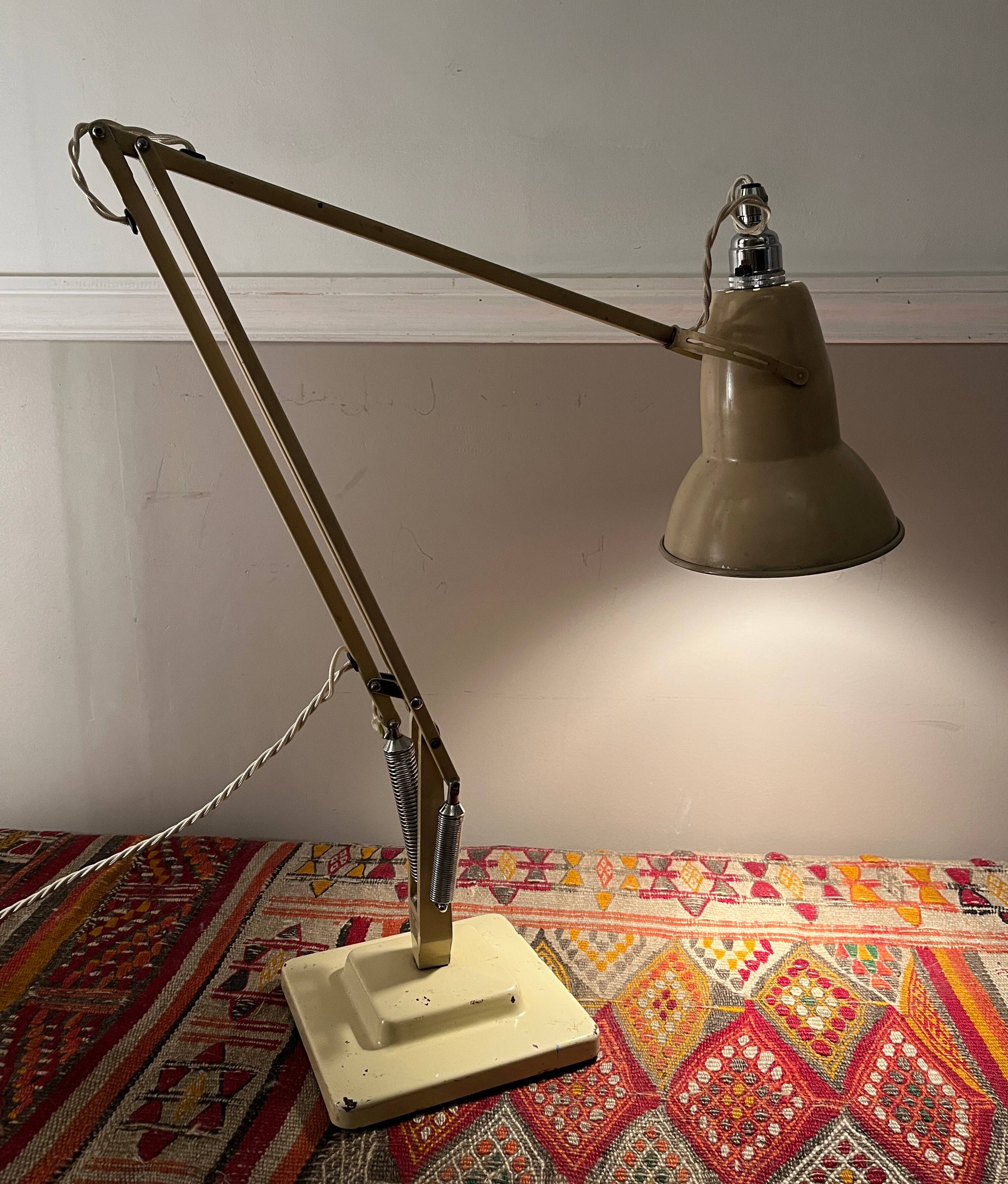 Lampe Anglepoise originale par Herbert & Sons vers 1930/40 couleur sable