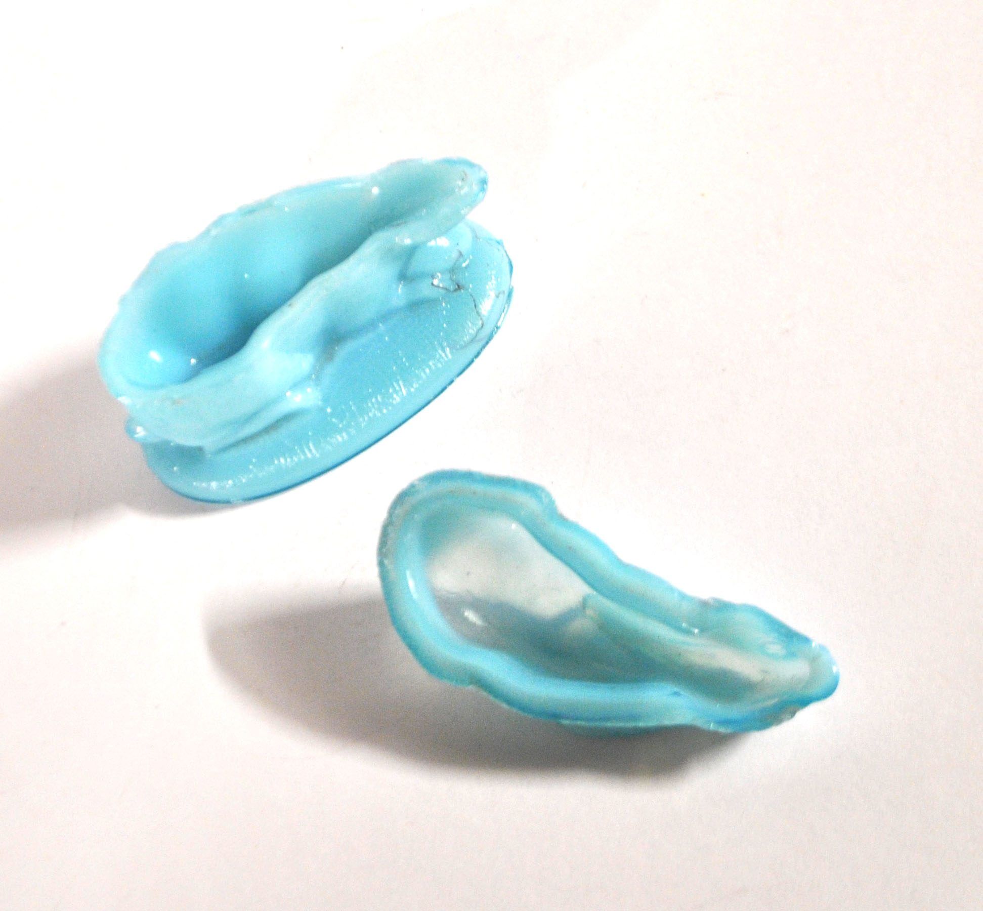 Vallerysthal easter rabbit box in blue opaline from 1900