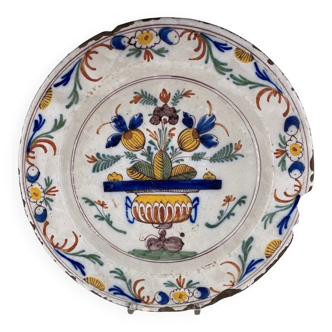 18th century Delft earthenware dish decorated with flowers